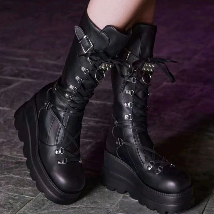 Bottes compensées à lacets en cuir synthétique