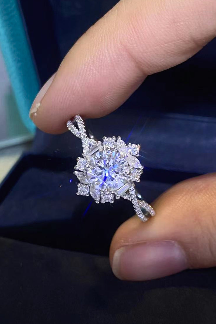 Bague croisée florale en moissanite de 2 carats